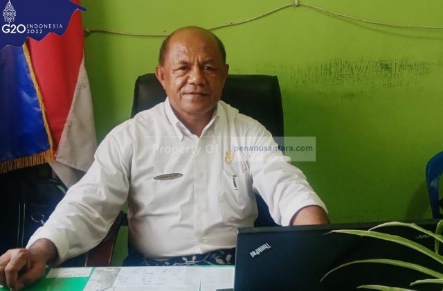 Kepala SMPN 16 Kupang Johanes Suni, S.Pd, M.Pd